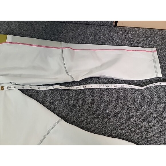 NWT Fabletics On The Go High Waisted Capri Leggings Womens XL Breathable Yoga - Picture 7 of 9